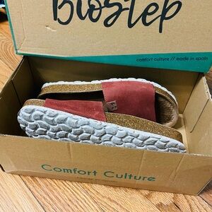 Suede Sandals - Brown